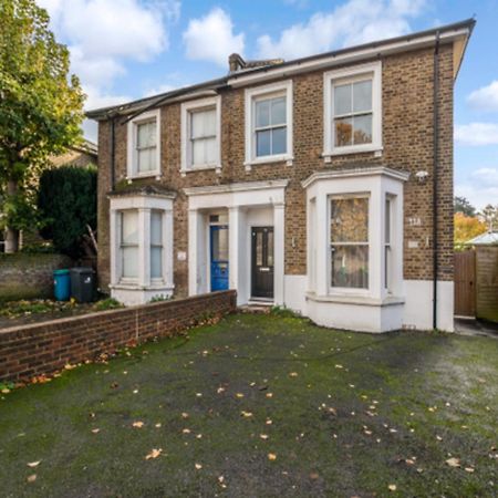 Pass The Keys Ealing Queen Of The Suburbs 2Bd Apartment 런던 외부 사진